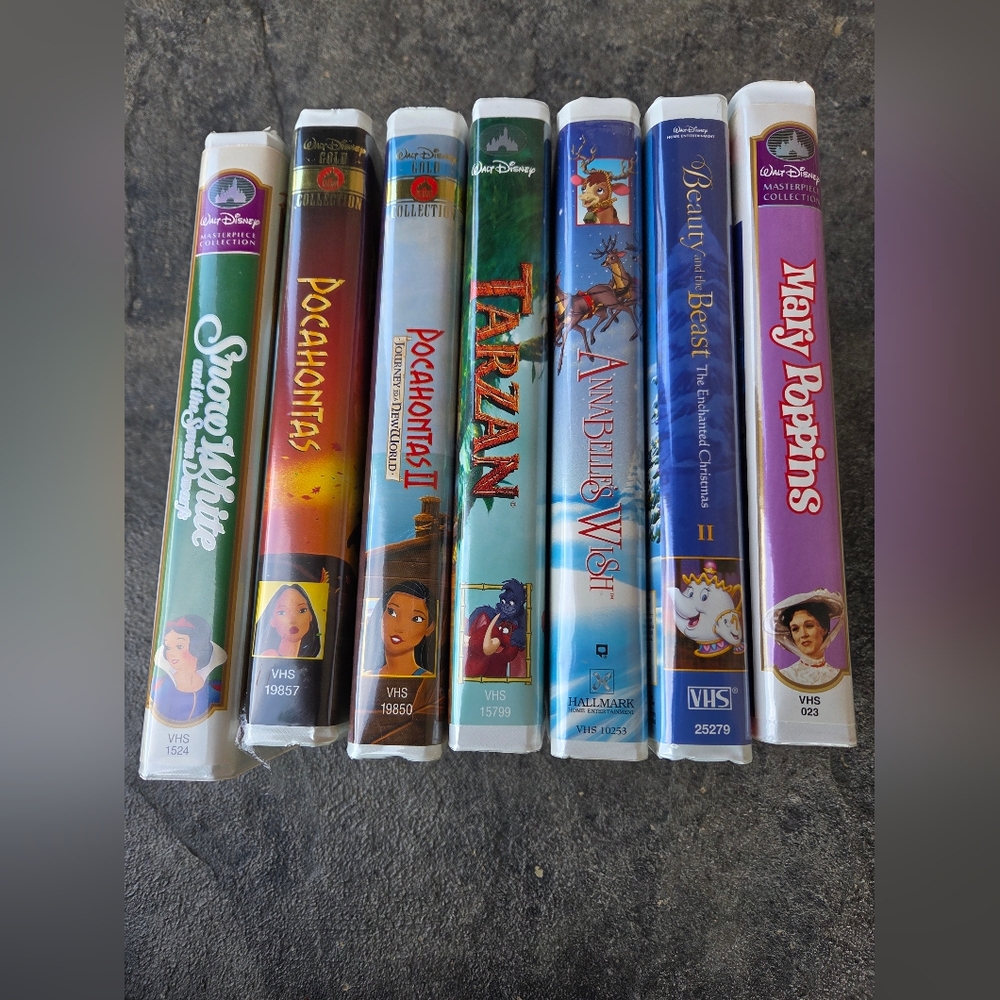 Disney VHS Movie Collection- 6 Disney Classics + 1 Hallmark Christmas Animation - Picture 3 of 10